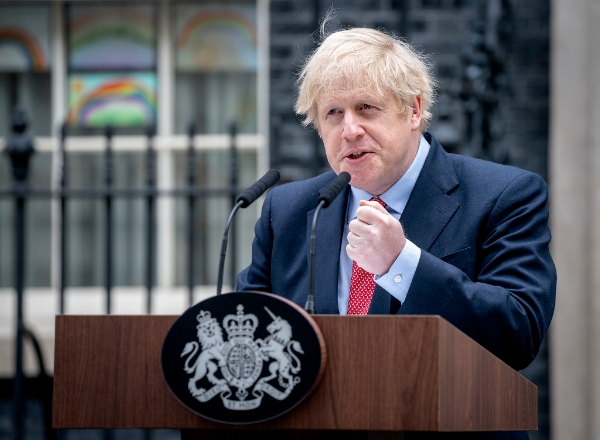 Le Premier ministre britannique Johnson au bord des démissions ministérielles