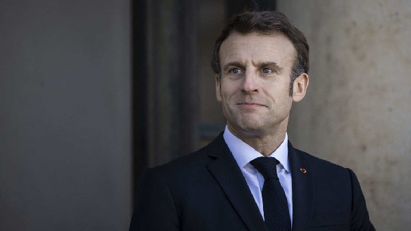 Ils enquêtent en France sur le financement des campagnes électorales de Macron