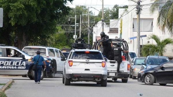 Une méga-opération à Cancun par voie terrestre et aérienne permet la capture de 13 membres du crime organisé (VIDEO)