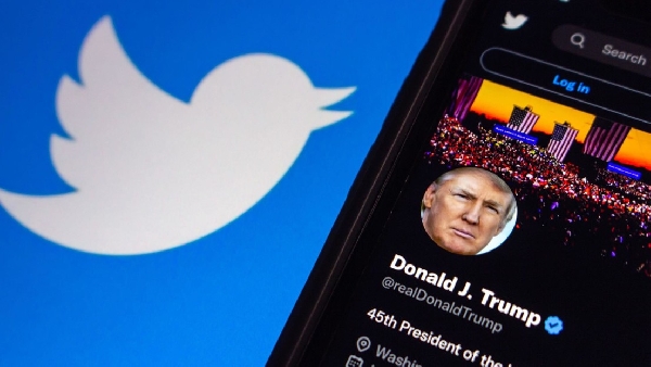 NBC : Trump envisage de revenir sur Twitter et Facebook